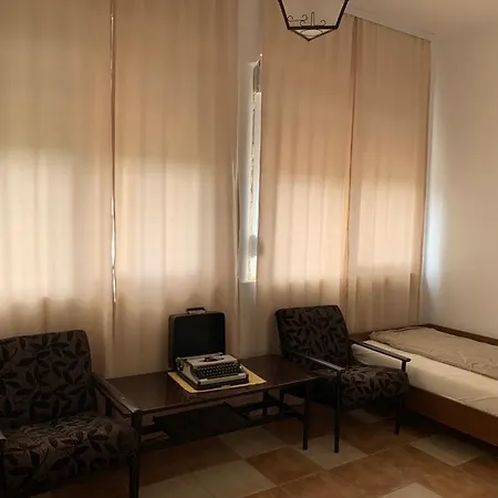 аjdemote * Topola